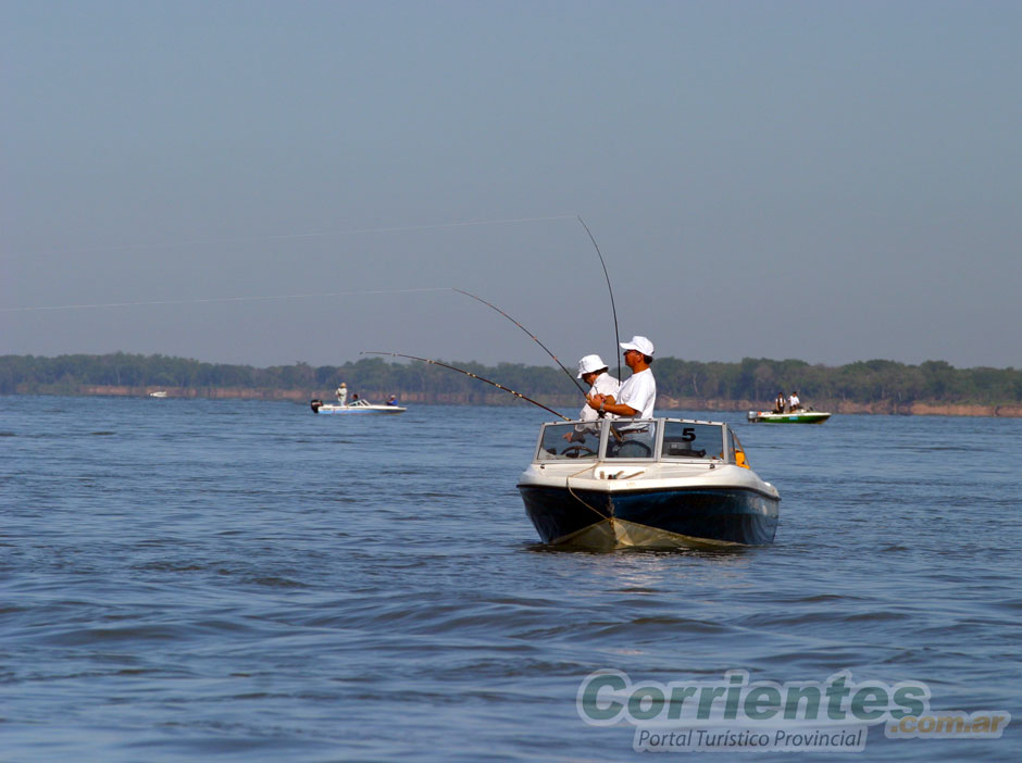 Pesca del Dorado en Corrientes - Imagen: Corrientes.com.ar